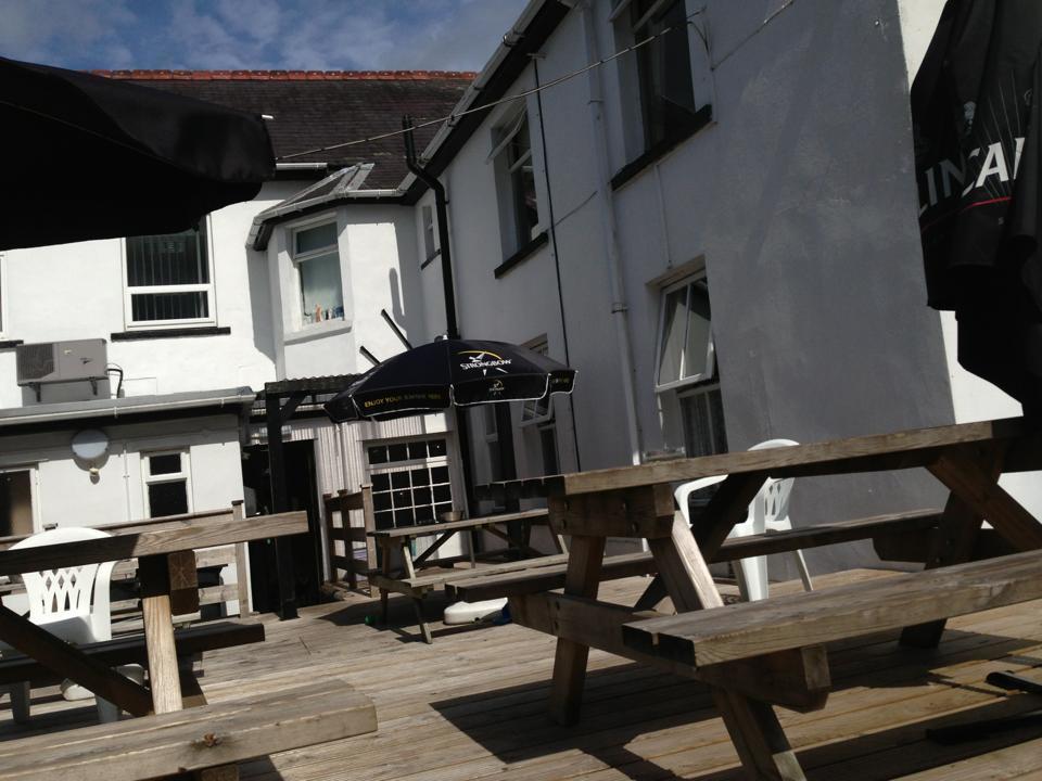 Coach & Horses Bed & Breakfast Tredegar Екстериор снимка