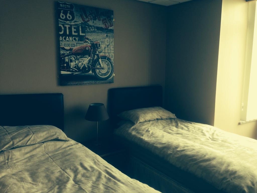 Coach & Horses Bed & Breakfast Tredegar Екстериор снимка